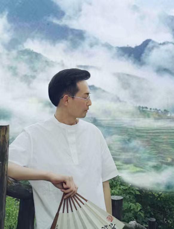 魏杰（國瓷紅葉畫院副院長）